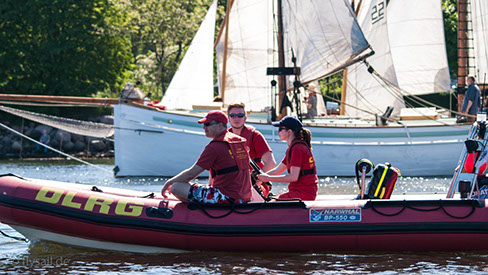Drohnenbild der Wasserflugstation in Flensburg mit Wasserfluzeug und den Booten aus dem Bootsverleih.