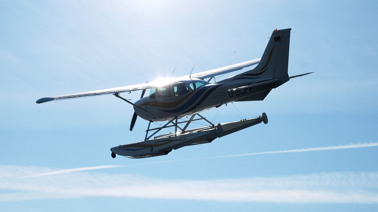 Das Wasserflugzeug während eines Rundfluges über den Ochseninseln in der Flensburger Förde.