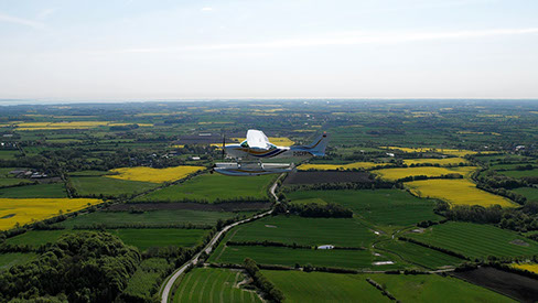 Das Wasserflugzeug während eines Rundfluges über den Ochseninseln in der Flensburger Förde.